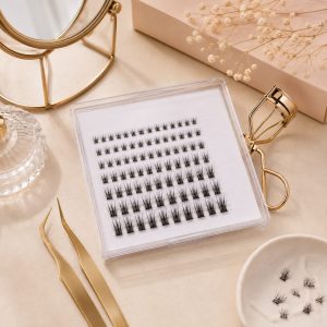 Mixed length cluster lashes usage square